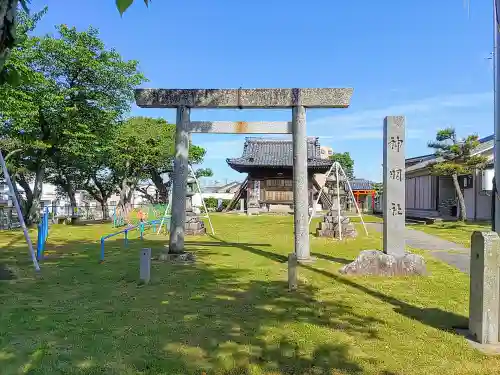 神明社の鳥居