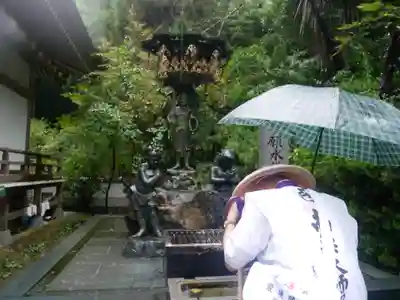 極楽寺の手水舎