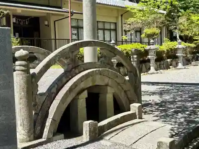 伊奈冨神社の{uncategorized: "未分類", other: "その他", undefined: "問題あり", building: "その他建物", grave: "お墓", sacred_gate: "鳥居", guardian: "狛犬", statue: "像", buddha: "仏像", history: "歴史", nature: "自然", garden: "庭園", animal: "動物", pagoda: "塔", temizu: "手水舎", mountain_gate: "山門・神門", sanctuary: "本殿・本堂", subordinate: "末社・摂社", art: "芸術", scenery: "景色", jizo: "地蔵", ema: "絵馬", goshuin: "御朱印", omikuji: "おみくじ", items: "授与品その他", amulet: "お守り", goshuincho: "御朱印帳", eats: "食事", festival: "お祭り", votive_dance: "神楽", shichigosan: "七五三参", wedding: "結婚式", experience: "体験その他", initially: "初詣", around: "周辺", anti_infection: "感染症対策"}