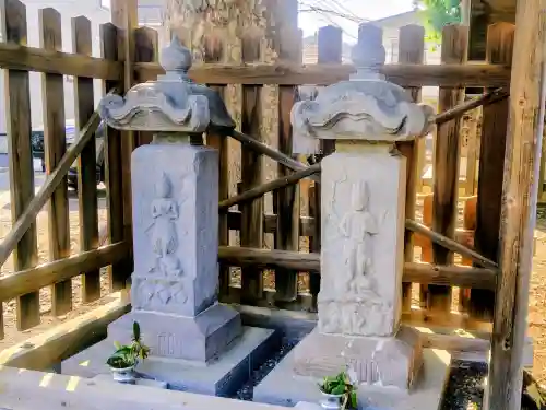 車返稲荷神社の{uncategorized: "未分類", other: "その他", undefined: "問題あり", building: "その他建物", grave: "お墓", sacred_gate: "鳥居", guardian: "狛犬", statue: "像", buddha: "仏像", history: "歴史", nature: "自然", garden: "庭園", animal: "動物", pagoda: "塔", temizu: "手水舎", mountain_gate: "山門・神門", sanctuary: "本殿・本堂", subordinate: "末社・摂社", art: "芸術", scenery: "景色", jizo: "地蔵", ema: "絵馬", goshuin: "御朱印", omikuji: "おみくじ", items: "授与品その他", amulet: "お守り", goshuincho: "御朱印帳", eats: "食事", festival: "お祭り", votive_dance: "神楽", shichigosan: "七五三参", wedding: "結婚式", experience: "体験その他", initially: "初詣", around: "周辺", anti_infection: "感染症対策"}