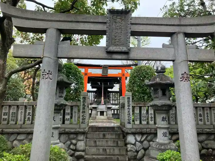 伏見市場稲荷大神の{uncategorized: "未分類", other: "その他", undefined: "問題あり", building: "その他建物", grave: "お墓", sacred_gate: "鳥居", guardian: "狛犬", statue: "像", buddha: "仏像", history: "歴史", nature: "自然", garden: "庭園", animal: "動物", pagoda: "塔", temizu: "手水舎", mountain_gate: "山門・神門", sanctuary: "本殿・本堂", subordinate: "末社・摂社", art: "芸術", scenery: "景色", jizo: "地蔵", ema: "絵馬", goshuin: "御朱印", omikuji: "おみくじ", items: "授与品その他", amulet: "お守り", goshuincho: "御朱印帳", eats: "食事", festival: "お祭り", votive_dance: "神楽", shichigosan: "七五三参", wedding: "結婚式", experience: "体験その他", initially: "初詣", around: "周辺", anti_infection: "感染症対策"}