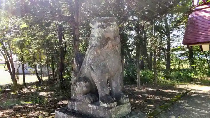 新生神社の狛犬