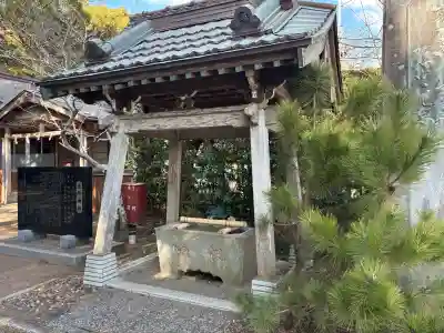 五所神社の{uncategorized: "未分類", other: "その他", undefined: "問題あり", building: "その他建物", grave: "お墓", sacred_gate: "鳥居", guardian: "狛犬", statue: "像", buddha: "仏像", history: "歴史", nature: "自然", garden: "庭園", animal: "動物", pagoda: "塔", temizu: "手水舎", mountain_gate: "山門・神門", sanctuary: "本殿・本堂", subordinate: "末社・摂社", art: "芸術", scenery: "景色", jizo: "地蔵", ema: "絵馬", goshuin: "御朱印", omikuji: "おみくじ", items: "授与品その他", amulet: "お守り", goshuincho: "御朱印帳", eats: "食事", festival: "お祭り", votive_dance: "神楽", shichigosan: "七五三参", wedding: "結婚式", experience: "体験その他", initially: "初詣", around: "周辺", anti_infection: "感染症対策"}