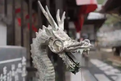 海龍寺の手水舎