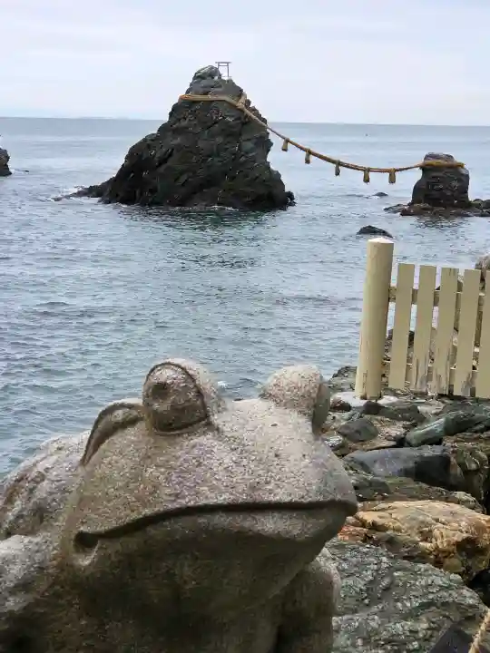 二見興玉神社の{uncategorized: "未分類", other: "その他", undefined: "問題あり", building: "その他建物", grave: "お墓", sacred_gate: "鳥居", guardian: "狛犬", statue: "像", buddha: "仏像", history: "歴史", nature: "自然", garden: "庭園", animal: "動物", pagoda: "塔", temizu: "手水舎", mountain_gate: "山門・神門", sanctuary: "本殿・本堂", subordinate: "末社・摂社", art: "芸術", scenery: "景色", jizo: "地蔵", ema: "絵馬", goshuin: "御朱印", omikuji: "おみくじ", items: "授与品その他", amulet: "お守り", goshuincho: "御朱印帳", eats: "食事", festival: "お祭り", votive_dance: "神楽", shichigosan: "七五三参", wedding: "結婚式", experience: "体験その他", initially: "初詣", around: "周辺", anti_infection: "感染症対策"}