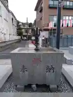 成田山横浜別院延命院の手水舎