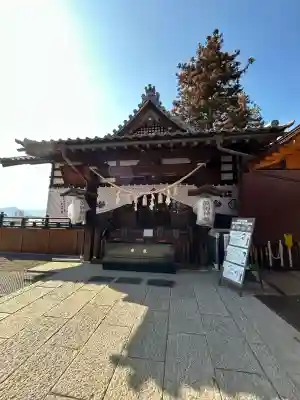 眞田神社の{uncategorized: "未分類", other: "その他", undefined: "問題あり", building: "その他建物", grave: "お墓", sacred_gate: "鳥居", guardian: "狛犬", statue: "像", buddha: "仏像", history: "歴史", nature: "自然", garden: "庭園", animal: "動物", pagoda: "塔", temizu: "手水舎", mountain_gate: "山門・神門", sanctuary: "本殿・本堂", subordinate: "末社・摂社", art: "芸術", scenery: "景色", jizo: "地蔵", ema: "絵馬", goshuin: "御朱印", omikuji: "おみくじ", items: "授与品その他", amulet: "お守り", goshuincho: "御朱印帳", eats: "食事", festival: "お祭り", votive_dance: "神楽", shichigosan: "七五三参", wedding: "結婚式", experience: "体験その他", initially: "初詣", around: "周辺", anti_infection: "感染症対策"}