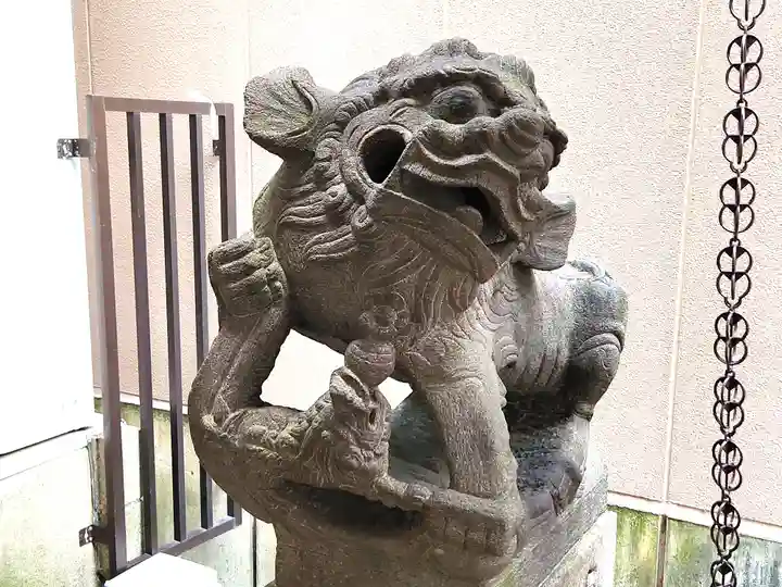 白山神社の狛犬