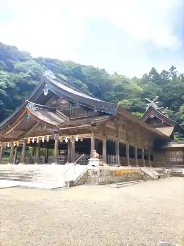 美保神社の{uncategorized: "未分類", other: "その他", undefined: "問題あり", building: "その他建物", grave: "お墓", sacred_gate: "鳥居", guardian: "狛犬", statue: "像", buddha: "仏像", history: "歴史", nature: "自然", garden: "庭園", animal: "動物", pagoda: "塔", temizu: "手水舎", mountain_gate: "山門・神門", sanctuary: "本殿・本堂", subordinate: "末社・摂社", art: "芸術", scenery: "景色", jizo: "地蔵", ema: "絵馬", goshuin: "御朱印", omikuji: "おみくじ", items: "授与品その他", amulet: "お守り", goshuincho: "御朱印帳", eats: "食事", festival: "お祭り", votive_dance: "神楽", shichigosan: "七五三参", wedding: "結婚式", experience: "体験その他", initially: "初詣", around: "周辺", anti_infection: "感染症対策"}