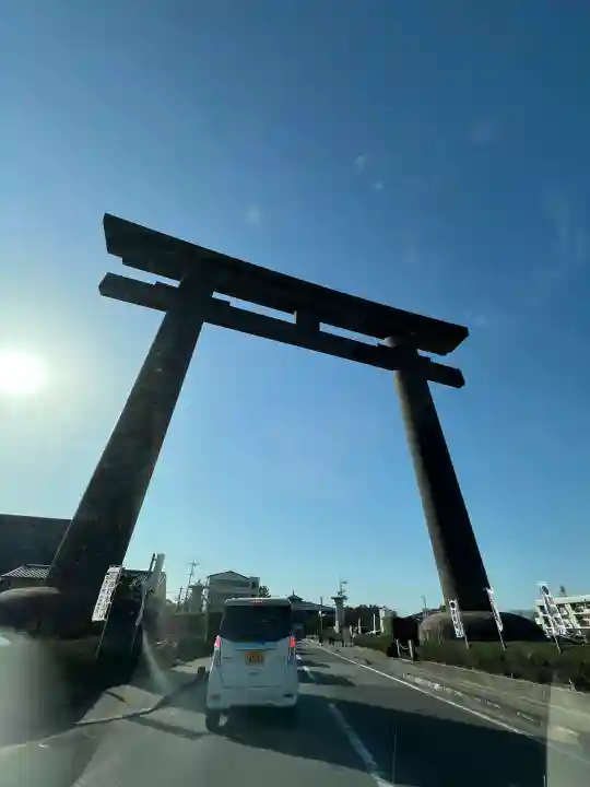 大神神社の{uncategorized: "未分類", other: "その他", undefined: "問題あり", building: "その他建物", grave: "お墓", sacred_gate: "鳥居", guardian: "狛犬", statue: "像", buddha: "仏像", history: "歴史", nature: "自然", garden: "庭園", animal: "動物", pagoda: "塔", temizu: "手水舎", mountain_gate: "山門・神門", sanctuary: "本殿・本堂", subordinate: "末社・摂社", art: "芸術", scenery: "景色", jizo: "地蔵", ema: "絵馬", goshuin: "御朱印", omikuji: "おみくじ", items: "授与品その他", amulet: "お守り", goshuincho: "御朱印帳", eats: "食事", festival: "お祭り", votive_dance: "神楽", shichigosan: "七五三参", wedding: "結婚式", experience: "体験その他", initially: "初詣", around: "周辺", anti_infection: "感染症対策"}