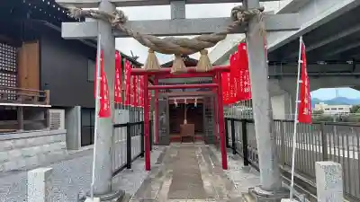 眞中神社の{uncategorized: "未分類", other: "その他", undefined: "問題あり", building: "その他建物", grave: "お墓", sacred_gate: "鳥居", guardian: "狛犬", statue: "像", buddha: "仏像", history: "歴史", nature: "自然", garden: "庭園", animal: "動物", pagoda: "塔", temizu: "手水舎", mountain_gate: "山門・神門", sanctuary: "本殿・本堂", subordinate: "末社・摂社", art: "芸術", scenery: "景色", jizo: "地蔵", ema: "絵馬", goshuin: "御朱印", omikuji: "おみくじ", items: "授与品その他", amulet: "お守り", goshuincho: "御朱印帳", eats: "食事", festival: "お祭り", votive_dance: "神楽", shichigosan: "七五三参", wedding: "結婚式", experience: "体験その他", initially: "初詣", around: "周辺", anti_infection: "感染症対策"}