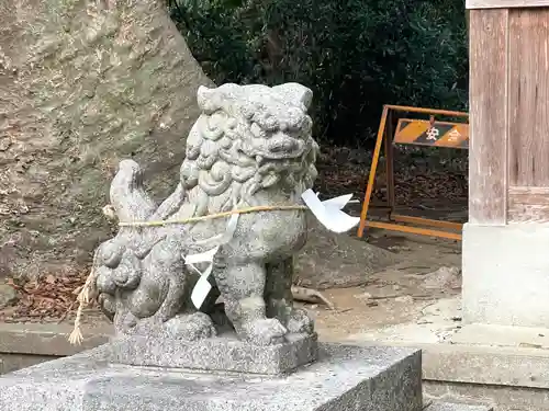 高岡神社の狛犬