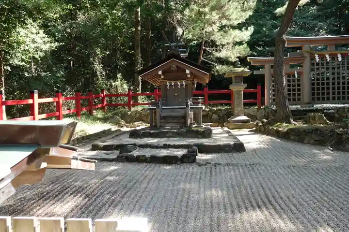 檜原神社(大神神社摂社)の末社・摂社