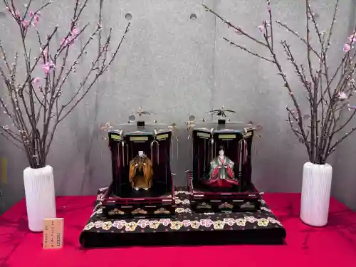麻賀多神社の{uncategorized: "未分類", other: "その他", undefined: "問題あり", building: "その他建物", grave: "お墓", sacred_gate: "鳥居", guardian: "狛犬", statue: "像", buddha: "仏像", history: "歴史", nature: "自然", garden: "庭園", animal: "動物", pagoda: "塔", temizu: "手水舎", mountain_gate: "山門・神門", sanctuary: "本殿・本堂", subordinate: "末社・摂社", art: "芸術", scenery: "景色", jizo: "地蔵", ema: "絵馬", goshuin: "御朱印", omikuji: "おみくじ", items: "授与品その他", amulet: "お守り", goshuincho: "御朱印帳", eats: "食事", festival: "お祭り", votive_dance: "神楽", shichigosan: "七五三参", wedding: "結婚式", experience: "体験その他", initially: "初詣", around: "周辺", anti_infection: "感染症対策"}