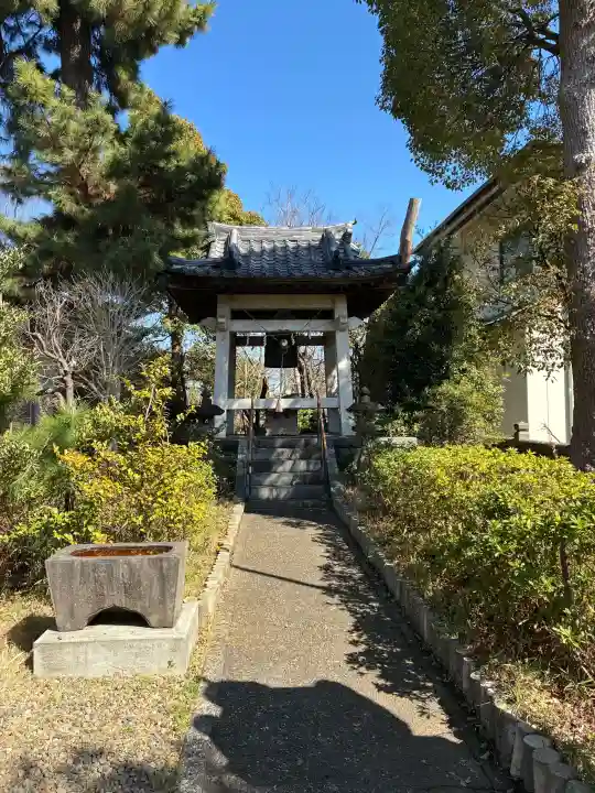春日神社の{uncategorized: "未分類", other: "その他", undefined: "問題あり", building: "その他建物", grave: "お墓", sacred_gate: "鳥居", guardian: "狛犬", statue: "像", buddha: "仏像", history: "歴史", nature: "自然", garden: "庭園", animal: "動物", pagoda: "塔", temizu: "手水舎", mountain_gate: "山門・神門", sanctuary: "本殿・本堂", subordinate: "末社・摂社", art: "芸術", scenery: "景色", jizo: "地蔵", ema: "絵馬", goshuin: "御朱印", omikuji: "おみくじ", items: "授与品その他", amulet: "お守り", goshuincho: "御朱印帳", eats: "食事", festival: "お祭り", votive_dance: "神楽", shichigosan: "七五三参", wedding: "結婚式", experience: "体験その他", initially: "初詣", around: "周辺", anti_infection: "感染症対策"}