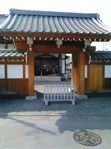 爪龍寺の山門