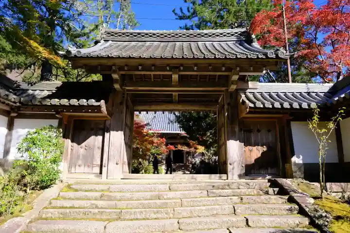 西明寺の山門・神門