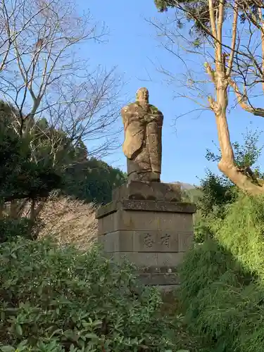 西雲寺の像