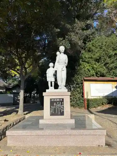 大阪護國神社の{uncategorized: "未分類", other: "その他", undefined: "問題あり", building: "その他建物", grave: "お墓", sacred_gate: "鳥居", guardian: "狛犬", statue: "像", buddha: "仏像", history: "歴史", nature: "自然", garden: "庭園", animal: "動物", pagoda: "塔", temizu: "手水舎", mountain_gate: "山門・神門", sanctuary: "本殿・本堂", subordinate: "末社・摂社", art: "芸術", scenery: "景色", jizo: "地蔵", ema: "絵馬", goshuin: "御朱印", omikuji: "おみくじ", items: "授与品その他", amulet: "お守り", goshuincho: "御朱印帳", eats: "食事", festival: "お祭り", votive_dance: "神楽", shichigosan: "七五三参", wedding: "結婚式", experience: "体験その他", initially: "初詣", around: "周辺", anti_infection: "感染症対策"}