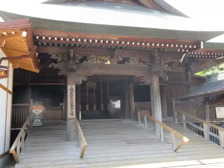 弘明寺の本殿・本堂