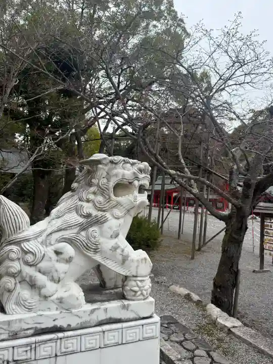 近江神宮の{uncategorized: "未分類", other: "その他", undefined: "問題あり", building: "その他建物", grave: "お墓", sacred_gate: "鳥居", guardian: "狛犬", statue: "像", buddha: "仏像", history: "歴史", nature: "自然", garden: "庭園", animal: "動物", pagoda: "塔", temizu: "手水舎", mountain_gate: "山門・神門", sanctuary: "本殿・本堂", subordinate: "末社・摂社", art: "芸術", scenery: "景色", jizo: "地蔵", ema: "絵馬", goshuin: "御朱印", omikuji: "おみくじ", items: "授与品その他", amulet: "お守り", goshuincho: "御朱印帳", eats: "食事", festival: "お祭り", votive_dance: "神楽", shichigosan: "七五三参", wedding: "結婚式", experience: "体験その他", initially: "初詣", around: "周辺", anti_infection: "感染症対策"}