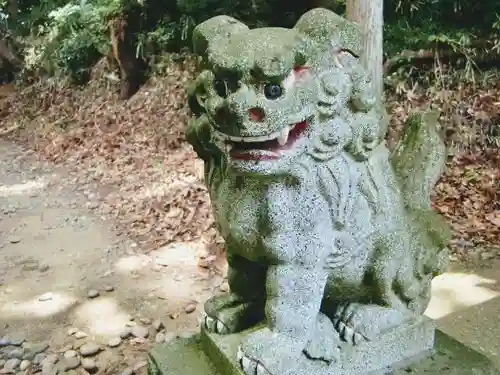 素鵞熊野神社の狛犬