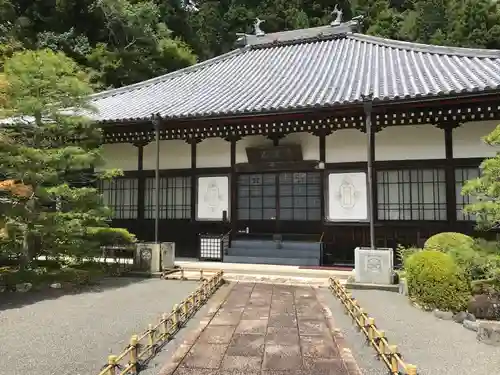 法泉寺の本殿・本堂
