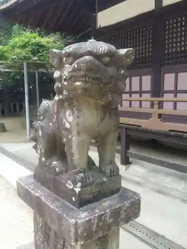 白鳥神社の狛犬