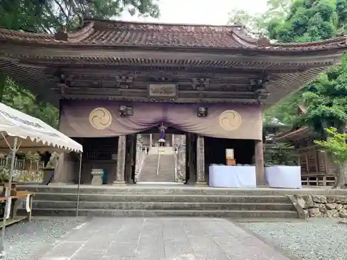 明石寺の山門