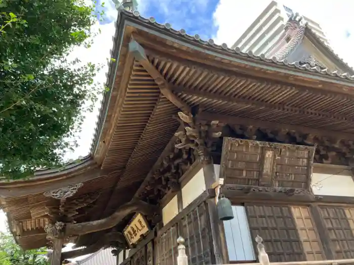 龍本寺の本殿