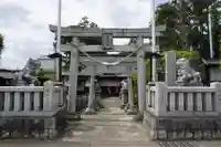 白蛇辨財天の鳥居