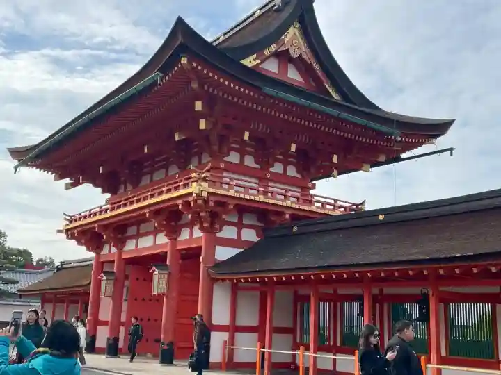 伏見稲荷大社の{uncategorized: "未分類", other: "その他", undefined: "問題あり", building: "その他建物", grave: "お墓", sacred_gate: "鳥居", guardian: "狛犬", statue: "像", buddha: "仏像", history: "歴史", nature: "自然", garden: "庭園", animal: "動物", pagoda: "塔", temizu: "手水舎", mountain_gate: "山門・神門", sanctuary: "本殿・本堂", subordinate: "末社・摂社", art: "芸術", scenery: "景色", jizo: "地蔵", ema: "絵馬", goshuin: "御朱印", omikuji: "おみくじ", items: "授与品その他", amulet: "お守り", goshuincho: "御朱印帳", eats: "食事", festival: "お祭り", votive_dance: "神楽", shichigosan: "七五三参", wedding: "結婚式", experience: "体験その他", initially: "初詣", around: "周辺", anti_infection: "感染症対策"}
