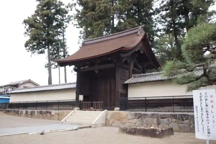 向嶽寺の山門・神門