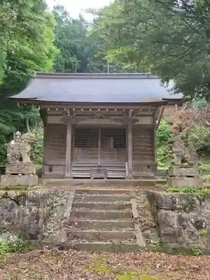 安牟加神社の本殿
