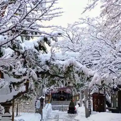 彌彦神社　(伊夜日子神社)の本殿・本堂