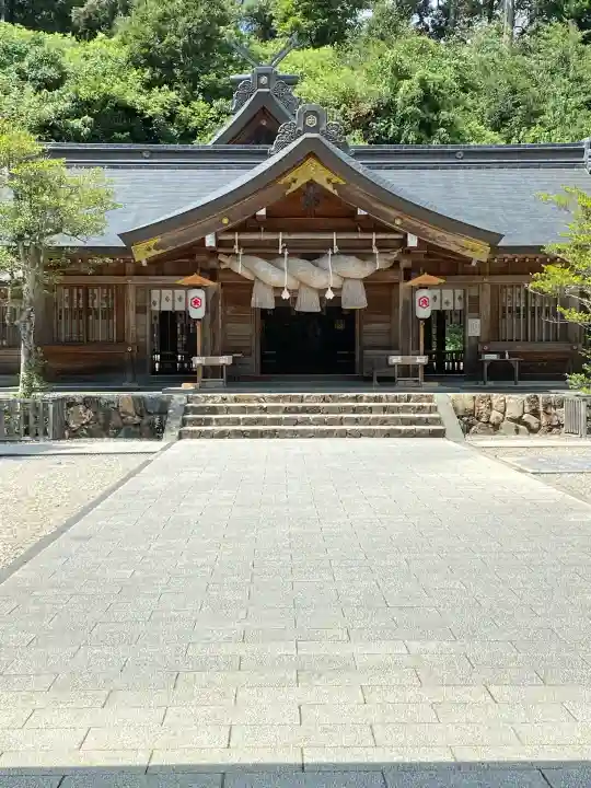 熊野大社の{uncategorized: "未分類", other: "その他", undefined: "問題あり", building: "その他建物", grave: "お墓", sacred_gate: "鳥居", guardian: "狛犬", statue: "像", buddha: "仏像", history: "歴史", nature: "自然", garden: "庭園", animal: "動物", pagoda: "塔", temizu: "手水舎", mountain_gate: "山門・神門", sanctuary: "本殿・本堂", subordinate: "末社・摂社", art: "芸術", scenery: "景色", jizo: "地蔵", ema: "絵馬", goshuin: "御朱印", omikuji: "おみくじ", items: "授与品その他", amulet: "お守り", goshuincho: "御朱印帳", eats: "食事", festival: "お祭り", votive_dance: "神楽", shichigosan: "七五三参", wedding: "結婚式", experience: "体験その他", initially: "初詣", around: "周辺", anti_infection: "感染症対策"}