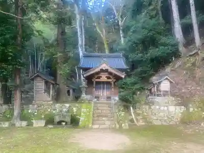 水谷神社の{uncategorized: "未分類", other: "その他", undefined: "問題あり", building: "その他建物", grave: "お墓", sacred_gate: "鳥居", guardian: "狛犬", statue: "像", buddha: "仏像", history: "歴史", nature: "自然", garden: "庭園", animal: "動物", pagoda: "塔", temizu: "手水舎", mountain_gate: "山門・神門", sanctuary: "本殿・本堂", subordinate: "末社・摂社", art: "芸術", scenery: "景色", jizo: "地蔵", ema: "絵馬", goshuin: "御朱印", omikuji: "おみくじ", items: "授与品その他", amulet: "お守り", goshuincho: "御朱印帳", eats: "食事", festival: "お祭り", votive_dance: "神楽", shichigosan: "七五三参", wedding: "結婚式", experience: "体験その他", initially: "初詣", around: "周辺", anti_infection: "感染症対策"}