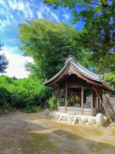 東市場社（大和）の本殿・本堂