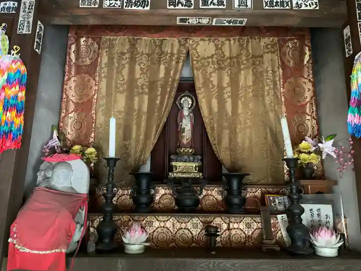 安気地蔵尊の本殿・本堂