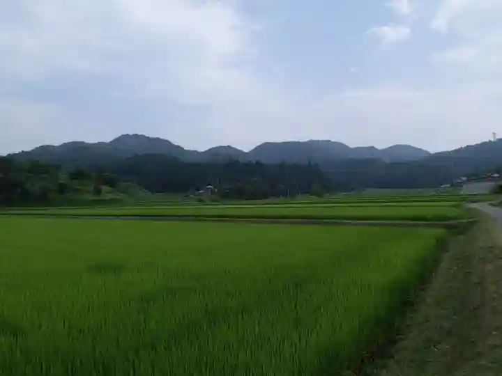 都祁山口神社の周辺