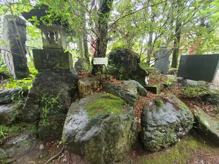 涌釜神社の庭園