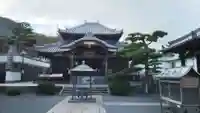 郷照寺の本殿・本堂