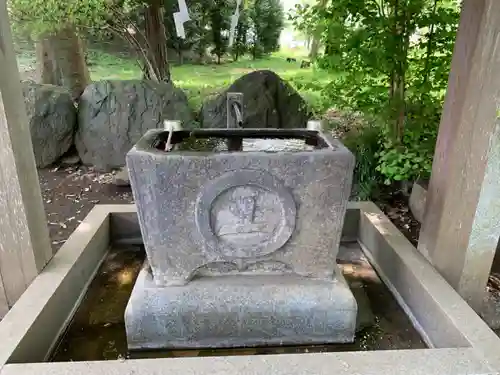 上下諏訪神社の手水舎