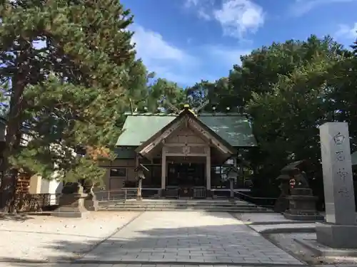 白石神社の本殿