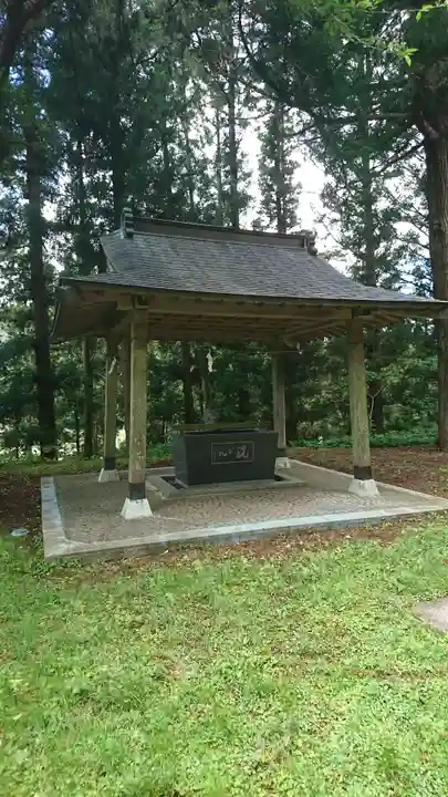 八幡神社(鹿折)の手水舎