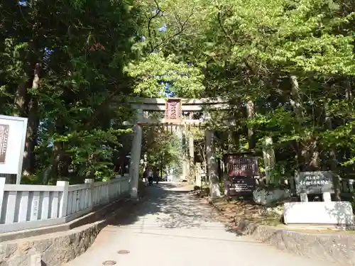 冨士御室浅間神社の鳥居