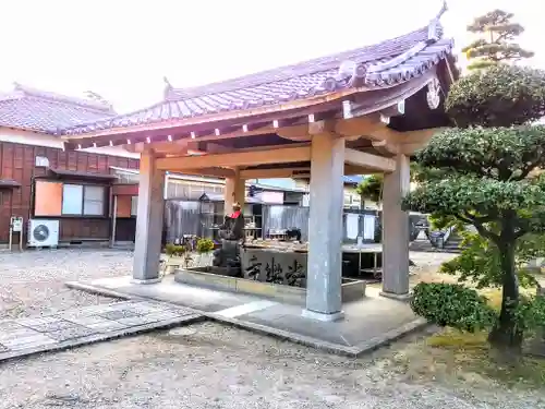 常楽寺の手水舎