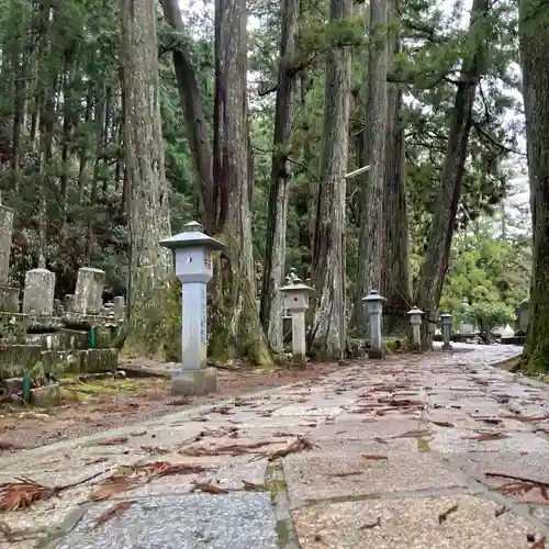 高野山金剛峯寺奥の院の建物その他