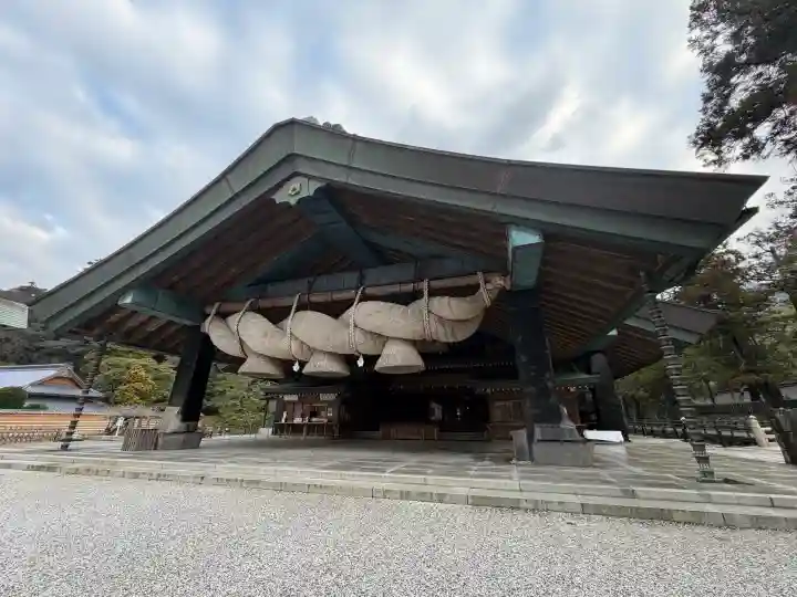 出雲大社の{uncategorized: "未分類", other: "その他", undefined: "問題あり", building: "その他建物", grave: "お墓", sacred_gate: "鳥居", guardian: "狛犬", statue: "像", buddha: "仏像", history: "歴史", nature: "自然", garden: "庭園", animal: "動物", pagoda: "塔", temizu: "手水舎", mountain_gate: "山門・神門", sanctuary: "本殿・本堂", subordinate: "末社・摂社", art: "芸術", scenery: "景色", jizo: "地蔵", ema: "絵馬", goshuin: "御朱印", omikuji: "おみくじ", items: "授与品その他", amulet: "お守り", goshuincho: "御朱印帳", eats: "食事", festival: "お祭り", votive_dance: "神楽", shichigosan: "七五三参", wedding: "結婚式", experience: "体験その他", initially: "初詣", around: "周辺", anti_infection: "感染症対策"}