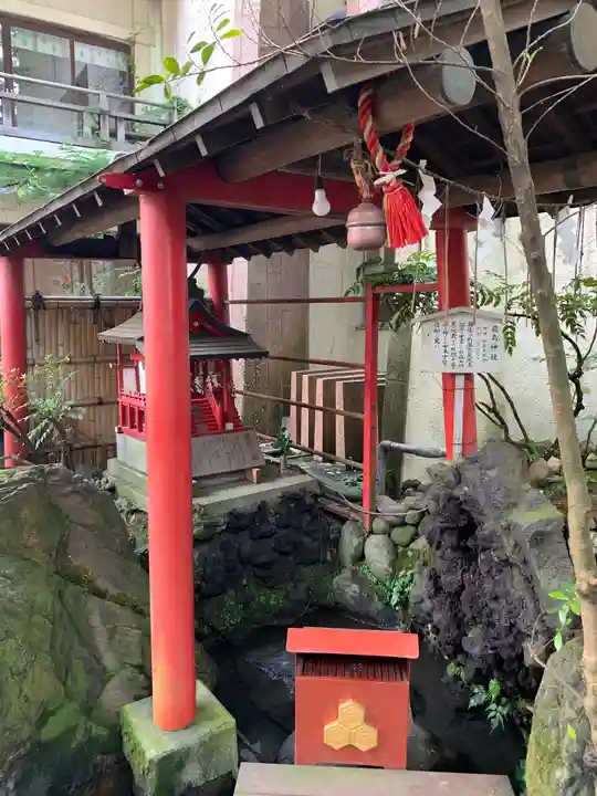 子安神社の末社・摂社